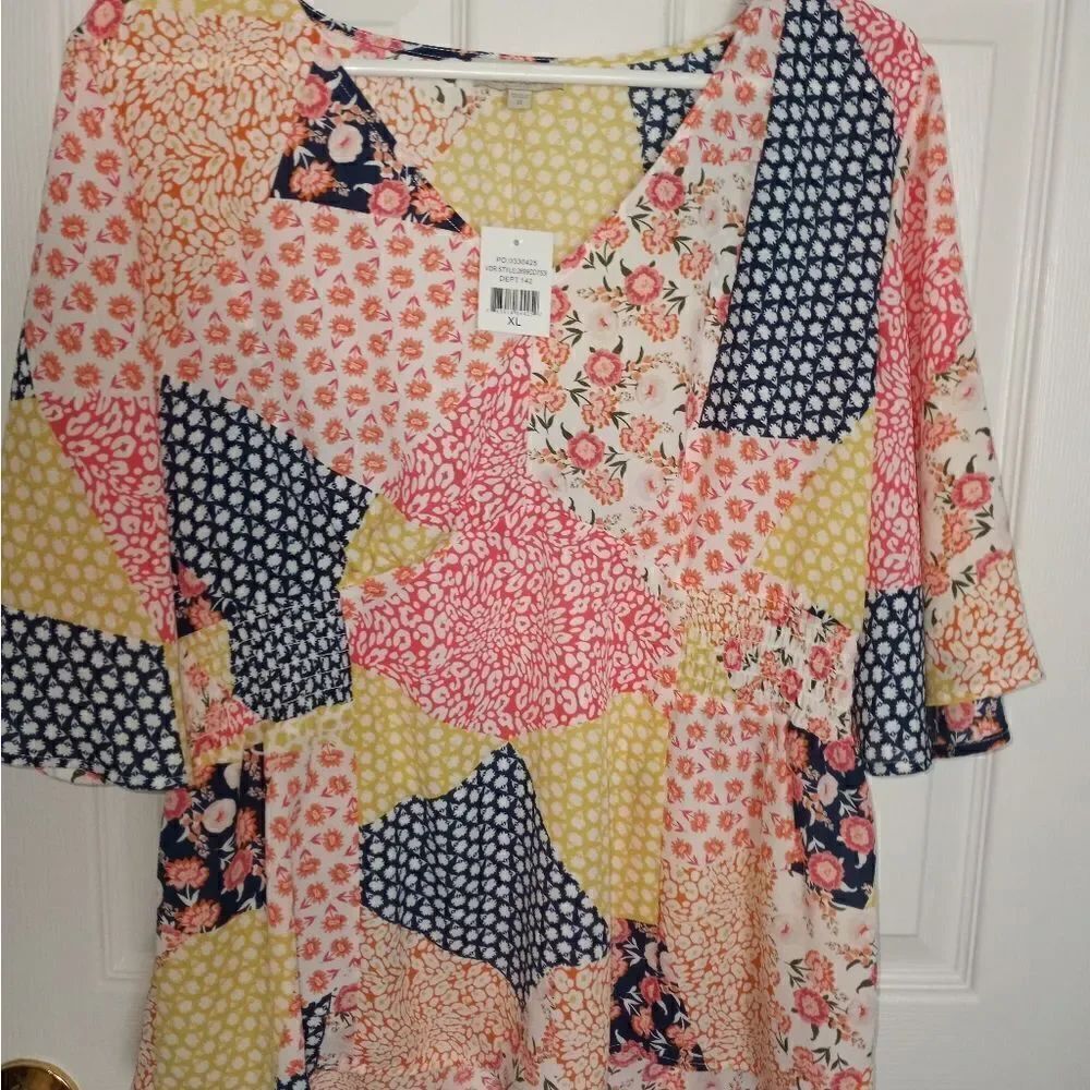 Chenault XL PinkBlueYellowPatchwork FloralPrintElasticWaist ShrtSlvV-Nec Blouse.